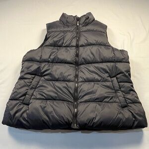 Old Navy Women's Black Puffer Vest